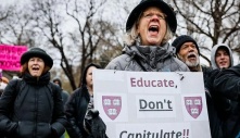 Bộ An ninh Nội địa Mỹ cắt tài trợ cho Đại học Harvard