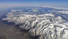 Vỏ Trái Đất đang bong tróc bên dưới California - Mỹ
