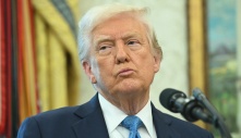 55% người Mỹ không ủng hộ ông Trump ở mốc 100 ngày nắm quyền