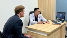 Chạy chữa 15 năm, bệnh nhân nước ngoài lần đầu khỏi bệnh tại Bệnh viện Bình Dân