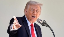 Ông Trump hứa chia 'cổ tức thuế quan' cho người dân Mỹ