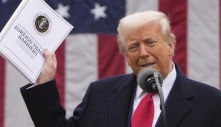 Hoài nghi về ý tưởng phát 2.000 USD cho dân Mỹ của ông Trump