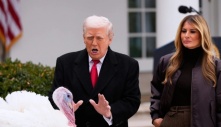 Ông Trump xá tội cho gà tây