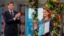 Con gái thay mẹ nhận giải Nobel Hòa bình