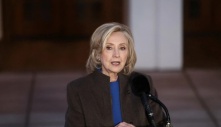 Một đời vất vả vì chồng của bà Hillary Clinton