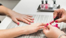 Làm nail ở Canada lương bao nhiêu? Có nên làm nail ở Canada?