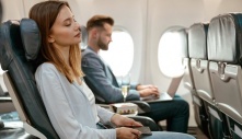 Kinh nghiệm ngủ ngon giấc trên máy bay