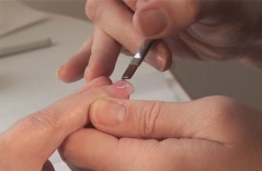 Tâm sự: Vui buồn nghề làm nail của người Việt ở Tây