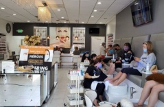 Kể Chuyện Ở Tiệm Nails