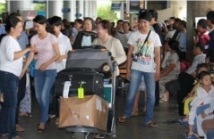 Nỗi niềm của người Việt tha hương: “Mày ở nước ngoài thiếu gì tiền, nó là em, tặng nó ngôi nhà có sao đâu”.