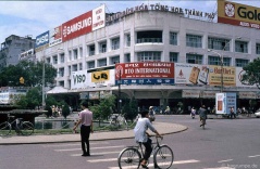 Một vòng đường phố Sài Gòn năm 1991 qua loạt ảnh của Hans-Peter Grumpe