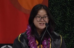 Cô sinh viên gốc Việt - Cindy Nguyễn, 15 tuổi vào đại học, tốt nghiệp tối ưu, đọc diễn văn ra trường