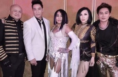 Lynda Trang Đài: Đam mê thời trang sặc sỡ, sexy bất chấp độ tuổi u60