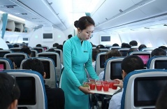 Lương của tiếp viên hàng không có thực sự đáng mơ ước?