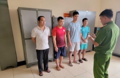 5 nhân viên bốc xếp hành lý tại Sân bay quốc tế Nội Bài phá khóa vali trộm tài sản