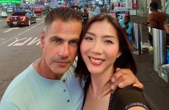 Ngọc Quyên quấn quýt bạn trai kỹ sư ở New York