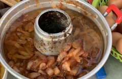 Ăn từ Á sang Âu: Việt kiều Mỹ thèm bánh mì thịt mỡ ‘nghe nổi da gà’