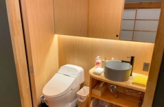 Du khách Mỹ mê mẩn nhà vệ sinh Nhật Bản