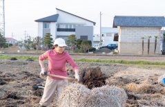 Người phụ nữ Việt chăm chỉ làm ruộng với nông trại 50ha được báo Nhật ca ngợi