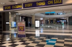 Cửa hàng Bloomingdale’s tại San Francisco giảm giá 70% để chuẩn bị đóng cửa tại San Francisco Centre