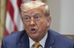 Ông Trump nói 'không hài lòng' với ông Putin