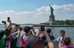 MỸ CÓ THỂ YÊU CẦU DU KHÁCH PHẢI NỘP TIỀN ĐẶT CỌC ĐẾN $15,000 KHI XIN VISA DU LỊCH