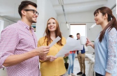 Đừng khó chịu khi nghe Việt kiều nói hay pha tiếng Mỹ