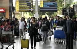 Làn sóng hủy lịch visa Mỹ đẩy nhiều chuyên gia vào ngõ cụt