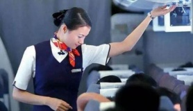 Một tiếp viên hàng không đã từ chức bí mật chia sẻ lại vì sao họ thường đeo 1 chiếc đồng hồ đắt tiền