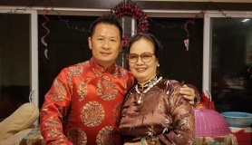 Mẹ Bằng Kiều 83 tuổi: Bỏ hết công việc buôn bán sang Mỹ ở biệt thự 2000m2, một tay nấu cho 25 người ăn
