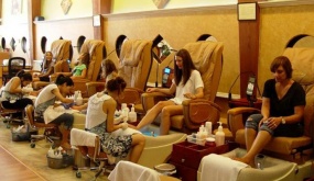 Vui buồn nghề nail ở Mỹ: Vào nghề nail thì bạn phải tự đánh mất chính mình, gạt bỏ lòng tự trọng, danh dự, tôn nghiêm...