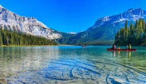 Ở Việt Nam bạn có tài giỏi và vị trí cao đến đâu thì sang Canada bạn chỉ là một người nhập cư nói tiếng Anh