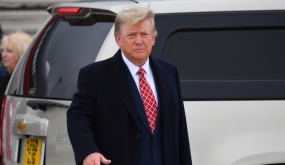 Ông Trump bị yêu cầu bồi thường 5 triệu USD cho cựu nhà báo