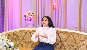 Cuộc sống trời Tây của “Nữ hoàng kiếm 6 cây vàng/đêm“: 2 đời chồng, hôn nhân đầu không tình yêu, chồng thứ 2 phản bội, có con riêng