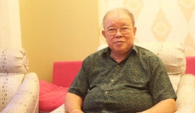 14 năm trôi qua, Giáo sư vẫn kiên quyết lựa chọn Tết Tây thay vì Tết Ta: 'Thích cổ truyền là còn nghèo hoài'