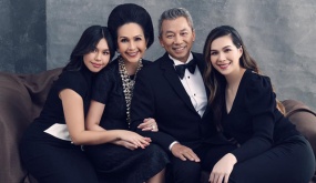 Học lực khủng của hai công chúa nhà Diễm My 6x ở Mỹ: Cô em vừa đỗ 4 trường đại học cùng một lúc, cô chị tốt nghiệp với tấm bằng xuất sắc