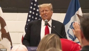 Ông Trump lên tiếng sau khi ông Biden vấp ngã trên sân khấu