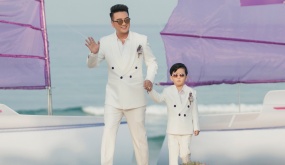 Con trai Đàm Vĩnh Hưng nũng nịu bố trong lần đầu catwalk