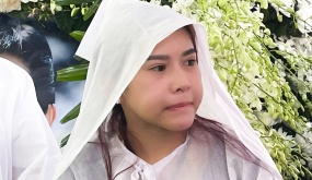 Tròn 100 ngày cố NSƯT Vũ Linh ra đi, con nuôi Bình Tinh bất ngờ đăng đàn cầu xin khiến ai cũng xót xa