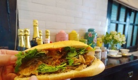 Nữ du khách người Anh dành 3 tháng ở Việt Nam để tìm ổ bánh mì ngon nhất: “Một khi đã bắt đầu là tôi không thể ngừng ăn“