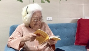 Gửi cha mẹ già vào viện dưỡng lão ở có phải là bất hiếu? Góc nhìn từ 2 phía