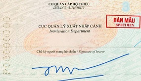 Ký tên trên hộ chiếu phải đúng vị trí