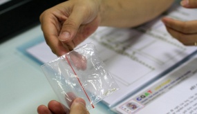 Cho vợ đi học thạc sĩ, thầy giáo hướng dẫn 'húp' luôn vợ, anh B đi xét nghiệm ADN thì phát hiện một đứa con không chung huyết thống 