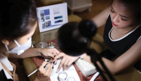 Ngạc nhiên trước thu nhập nghề nail ở Mỹ: Chủ cơ sở kiếm vài trăm triệu đồng mỗi tháng