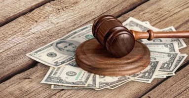 Mua bức tranh chẳng ai ngó tới với giá 10 usd, ông cụ không ngờ có được cả một gia tài