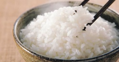Học người Nhật thử bỏ 2-3 viên đá lạnh vào nồi cơm, bạn sẽ bất ngờ về công dụng nó đấy Học người Nhật thử bỏ 2-3 viên đá lạnh vào nồi cơm, bạn sẽ bất ngờ về công dụng nó đấy
