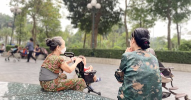 Người già bỏ quê ra phố