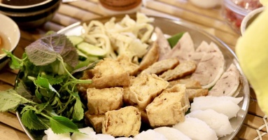Nhà hàng Việt bán bún đậu mắm tôm 800 nghìn VNĐ/suất ở New York: Lọt top 30 quán ăn ngon nhất của báo Mỹ, thực đơn khiến khách ca ngợi hết lời
