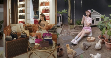 Gặp đại gia trên máy bay, nữ tiếp viên hàng không đổi đời, làm mẹ đơn thân nhận trợ cấp nuôi con 8 tỷ/ tháng Gặp đại gia trên máy bay, nữ tiếp viên hàng không đổi đời, làm mẹ đơn thân nhận trợ cấp nuôi con 8 tỷ/ tháng