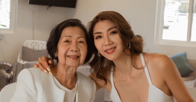 Mẹ ruột một siêu mẫu đình đám những năm 2000: Định cư ở Mỹ, luôn tự hào về con gái Mẹ ruột một siêu mẫu đình đám những năm 2000: Định cư ở Mỹ, luôn tự hào về con gái